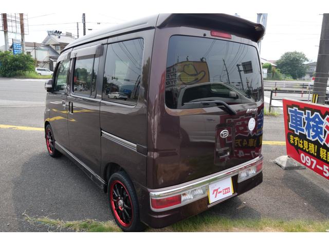 アトレーワゴン カスタムターボＲＳリミテッド　キーレス　オートエアコン　電動格納ドアミラー　左側電動スライドドア　社外１６インチアルミ　リアスモーク（6枚目）