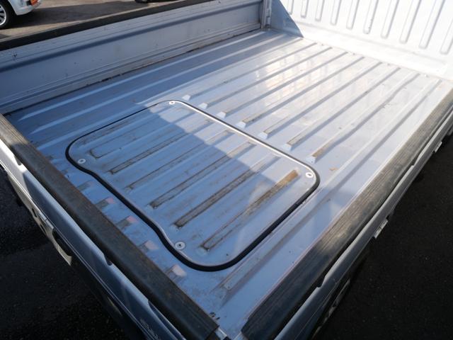 軽自動車を中心に在庫２０台を展示しています。軽トラックや軽箱バンも常時展示しています。