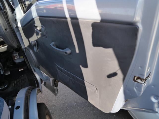 価格には自信がございます。保証は付けておりませんが、その分お買い求めやすい価格で販売しています。