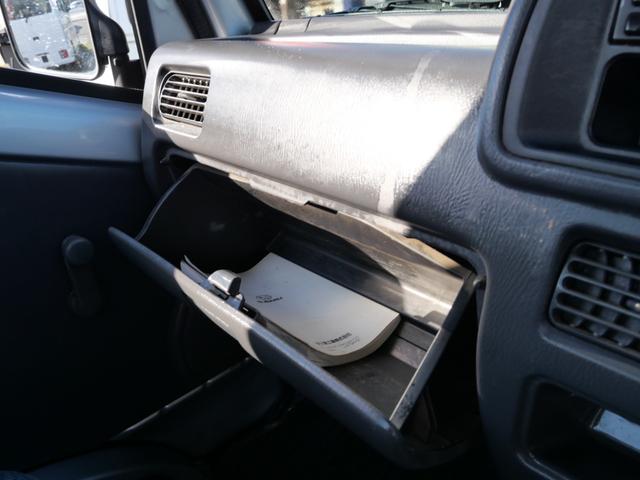 営業時間は、１０：００〜１９：００　定休日は火曜日です。