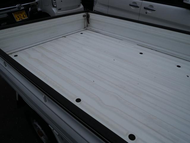 ミニキャブトラック Vタイプ セレクト4WD車 三方開 エアコン パワーステアリング ラジオ 荷台ガード(8枚目)