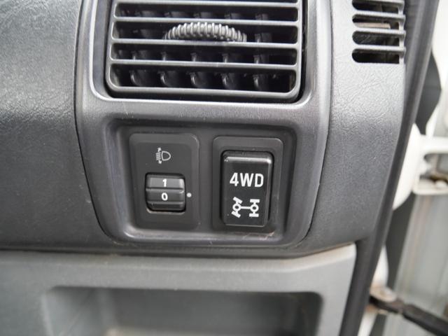 ミニキャブトラック Vタイプ セレクト4WD車 三方開 エアコン パワーステアリング ラジオ 荷台ガード(15枚目)