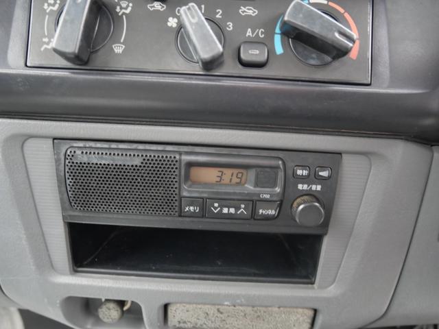 ミニキャブトラック Vタイプ セレクト4WD車 三方開 エアコン パワーステアリング ラジオ 荷台ガード(19枚目)