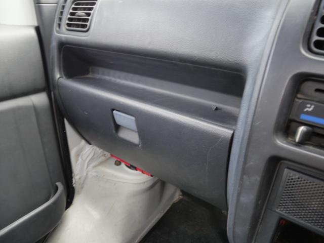 キャリイトラック ＫＣエアコン・パワステ　エアコン　パワーステアリング　ラジオ　三方費　荷台ガード（15枚目）