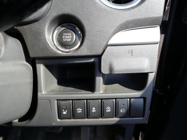 �y�����Ԃ𒆐S�ɍ݌ɂQ�O���W�����Ă��܂��B�y�g���b�N��y���o�����펞�W�����Ă��܂��B