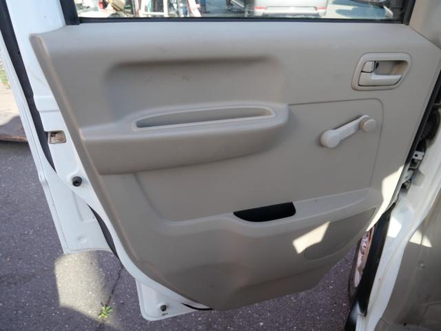 �y�����Ԃ𒆐S�ɍ݌ɂQ�O���W�����Ă��܂��B�y�g���b�N��y���o�����펞�W�����Ă��܂��B