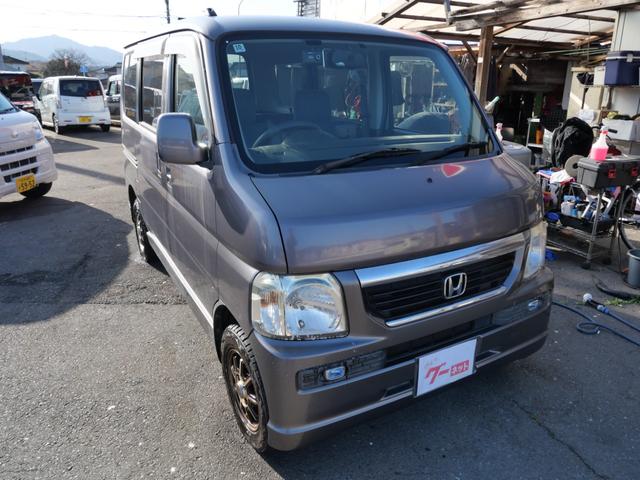 �y�����Ԃ𒆐S�ɍ݌ɂQ�O���W�����Ă��܂��B�y�g���b�N��y���o�����펞�W�����Ă��܂��B