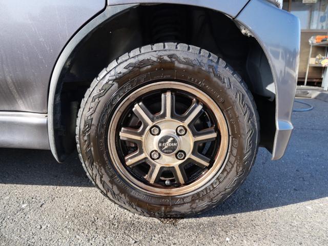 �y�����Ԃ𒆐S�ɍ݌ɂQ�O���W�����Ă��܂��B�y�g���b�N��y���o�����펞�W�����Ă��܂��B