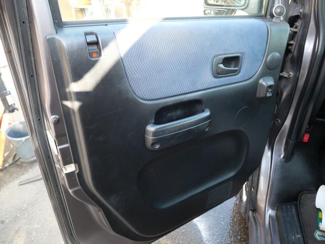 �y�����Ԃ𒆐S�ɍ݌ɂQ�O���W�����Ă��܂��B�y�g���b�N��y���o�����펞�W�����Ă��܂��B