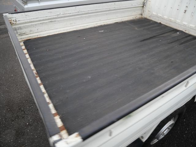 ミニキャブトラック ベースグレード　セレクト４ＷＤ車　エアコン　パワーステアリング　ラジオ　ライトレベル調節　三方開　荷台マット　荷台ガード（9枚目）