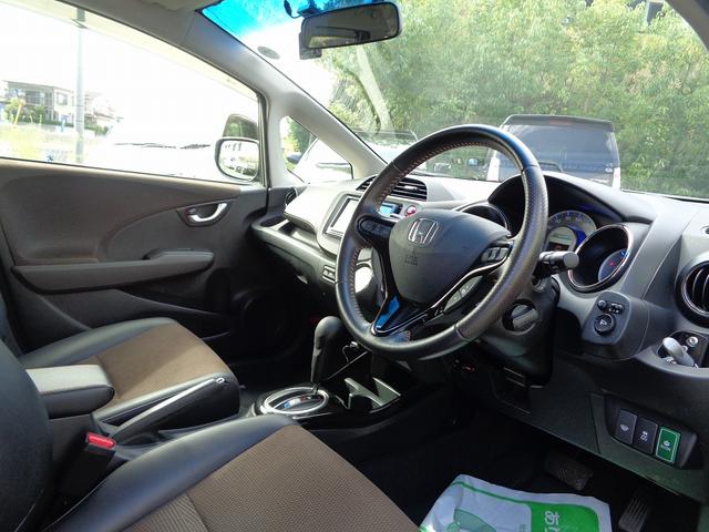 フィットシャトルハイブリッド ハイブリッド・スマートセレクション　禁煙車・フルセグナビ・バックカメラ・Ｂｌｕｅｔｏｏｔｈオーディオ・社外アルミホイール・ドライブレコーダー・ＨＩＤ・オートライト・スマートキー２個・ＥＴＣ（31枚目）