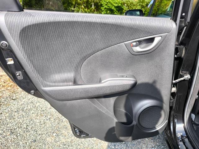 フィットハイブリッド スマートセレクション　禁煙車・スマートキー・フルセグナビ・Ｂｌｕｅｔｏｏｔｈオーディオ・ＥＴＣ・ＨＩＤヘッドライト・社外アルミホイール・オートクルーズ（24枚目）