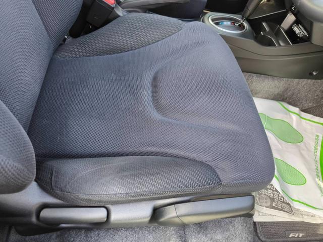 フィットハイブリッド スマートセレクション　禁煙車・スマートキー・フルセグナビ・Ｂｌｕｅｔｏｏｔｈオーディオ・ＥＴＣ・ＨＩＤヘッドライト・社外アルミホイール・オートクルーズ（37枚目）