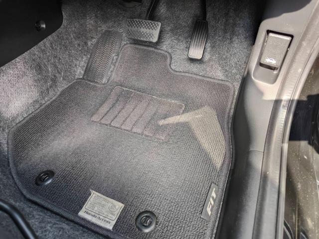 フィットハイブリッド スマートセレクション　禁煙車・スマートキー・フルセグナビ・Ｂｌｕｅｔｏｏｔｈオーディオ・ＥＴＣ・ＨＩＤヘッドライト・社外アルミホイール・オートクルーズ（38枚目）