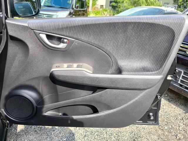 フィットハイブリッド スマートセレクション　禁煙車・スマートキー・フルセグナビ・Ｂｌｕｅｔｏｏｔｈオーディオ・ＥＴＣ・ＨＩＤヘッドライト・社外アルミホイール・オートクルーズ（39枚目）