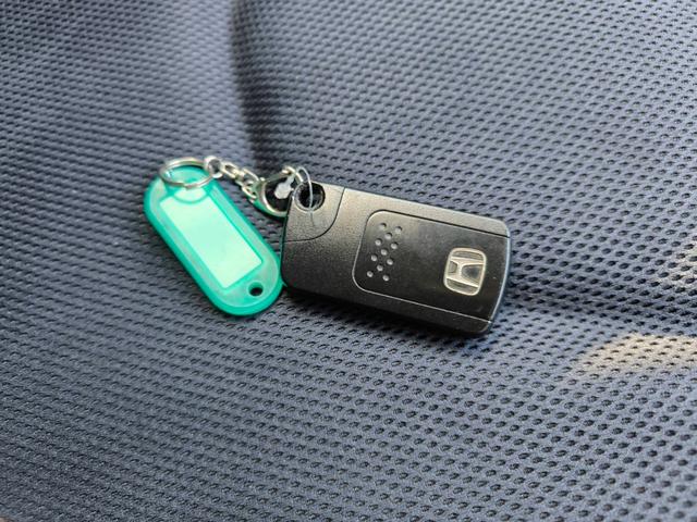 フィットハイブリッド スマートセレクション　禁煙車・スマートキー・フルセグナビ・Ｂｌｕｅｔｏｏｔｈオーディオ・ＥＴＣ・ＨＩＤヘッドライト・社外アルミホイール・オートクルーズ（44枚目）