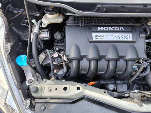 フィットハイブリッド スマートセレクション　禁煙車・スマートキー・フルセグナビ・Ｂｌｕｅｔｏｏｔｈオーディオ・ＥＴＣ・ＨＩＤヘッドライト・社外アルミホイール・オートクルーズ（51枚目）