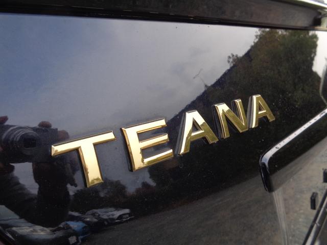 ティアナ ２５０ＸＬ　スポーティセレクション　レザーシート　インパル１９インチアルミホイール　フルセグナビ　ＥＴＣ　Ｂｌｕｅｔｏｏｔｈオーディオ　フロントカメラ　バックカメラ　サイドカメラ　パワーシート　オットマン　ゴールドエンブレム（7枚目）