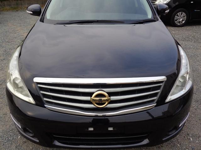 ティアナ ２５０ＸＬ　スポーティセレクション　レザーシート　インパル１９インチアルミホイール　フルセグナビ　ＥＴＣ　Ｂｌｕｅｔｏｏｔｈオーディオ　フロントカメラ　バックカメラ　サイドカメラ　パワーシート　オットマン　ゴールドエンブレム（13枚目）