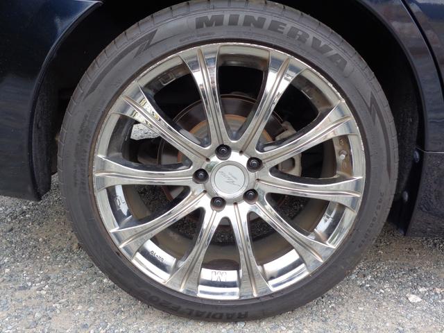 ティアナ ２５０ＸＬ　スポーティセレクション　レザーシート　インパル１９インチアルミホイール　フルセグナビ　ＥＴＣ　Ｂｌｕｅｔｏｏｔｈオーディオ　フロントカメラ　バックカメラ　サイドカメラ　パワーシート　オットマン　ゴールドエンブレム（17枚目）