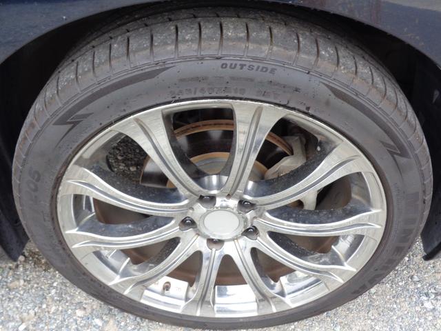 ティアナ ２５０ＸＬ　スポーティセレクション　レザーシート　インパル１９インチアルミホイール　フルセグナビ　ＥＴＣ　Ｂｌｕｅｔｏｏｔｈオーディオ　フロントカメラ　バックカメラ　サイドカメラ　パワーシート　オットマン　ゴールドエンブレム（18枚目）