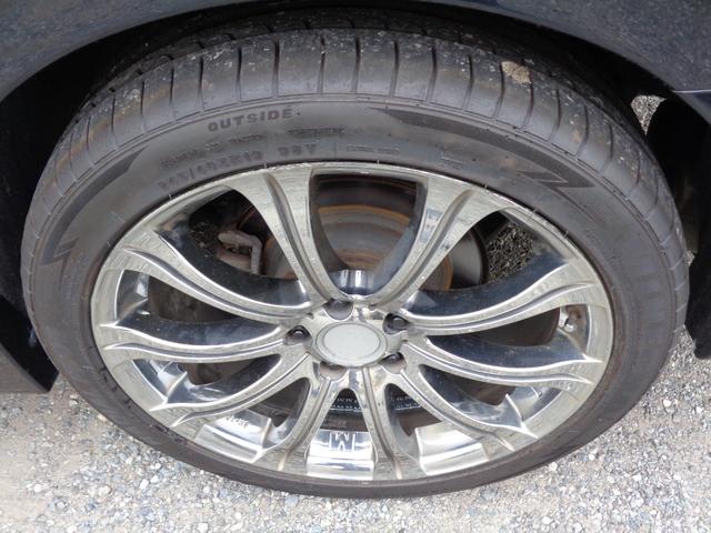 ティアナ ２５０ＸＬ　スポーティセレクション　レザーシート　インパル１９インチアルミホイール　フルセグナビ　ＥＴＣ　Ｂｌｕｅｔｏｏｔｈオーディオ　フロントカメラ　バックカメラ　サイドカメラ　パワーシート　オットマン　ゴールドエンブレム（22枚目）