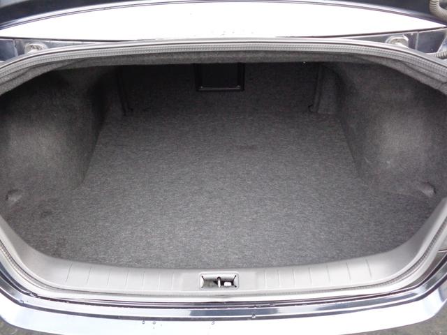 ティアナ ２５０ＸＬ　スポーティセレクション　レザーシート　インパル１９インチアルミホイール　フルセグナビ　ＥＴＣ　Ｂｌｕｅｔｏｏｔｈオーディオ　フロントカメラ　バックカメラ　サイドカメラ　パワーシート　オットマン　ゴールドエンブレム（25枚目）