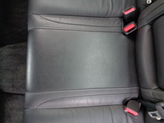 ティアナ ２５０ＸＬ　スポーティセレクション　レザーシート　インパル１９インチアルミホイール　フルセグナビ　ＥＴＣ　Ｂｌｕｅｔｏｏｔｈオーディオ　フロントカメラ　バックカメラ　サイドカメラ　パワーシート　オットマン　ゴールドエンブレム（35枚目）