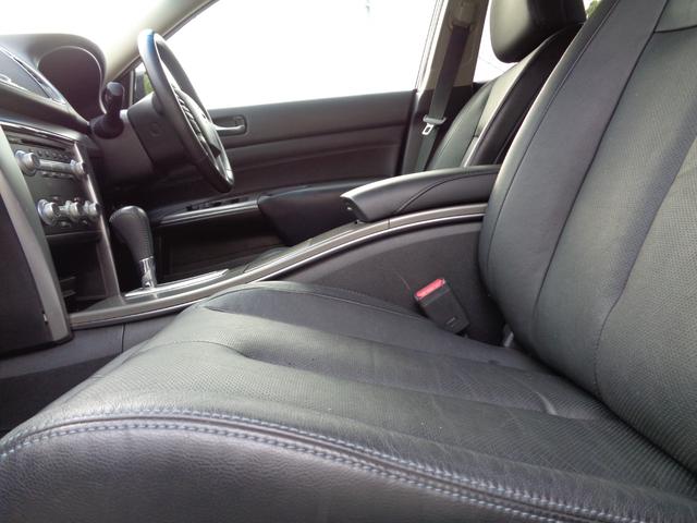 ティアナ ２５０ＸＬ　スポーティセレクション　レザーシート　インパル１９インチアルミホイール　フルセグナビ　ＥＴＣ　Ｂｌｕｅｔｏｏｔｈオーディオ　フロントカメラ　バックカメラ　サイドカメラ　パワーシート　オットマン　ゴールドエンブレム（43枚目）