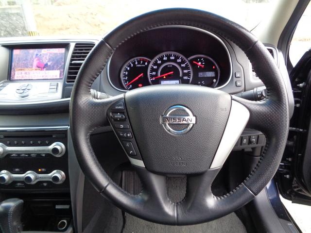 ティアナ ２５０ＸＬ　スポーティセレクション　レザーシート　インパル１９インチアルミホイール　フルセグナビ　ＥＴＣ　Ｂｌｕｅｔｏｏｔｈオーディオ　フロントカメラ　バックカメラ　サイドカメラ　パワーシート　オットマン　ゴールドエンブレム（55枚目）