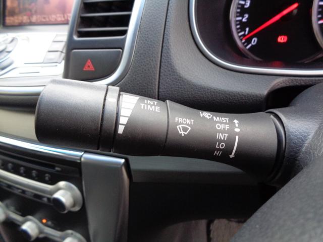 ティアナ ２５０ＸＬ　スポーティセレクション　レザーシート　インパル１９インチアルミホイール　フルセグナビ　ＥＴＣ　Ｂｌｕｅｔｏｏｔｈオーディオ　フロントカメラ　バックカメラ　サイドカメラ　パワーシート　オットマン　ゴールドエンブレム（59枚目）