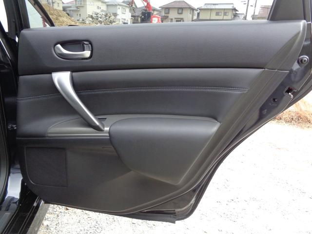 ティアナ ２５０ＸＬ　スポーティセレクション　レザーシート　インパル１９インチアルミホイール　フルセグナビ　ＥＴＣ　Ｂｌｕｅｔｏｏｔｈオーディオ　フロントカメラ　バックカメラ　サイドカメラ　パワーシート　オットマン　ゴールドエンブレム（73枚目）