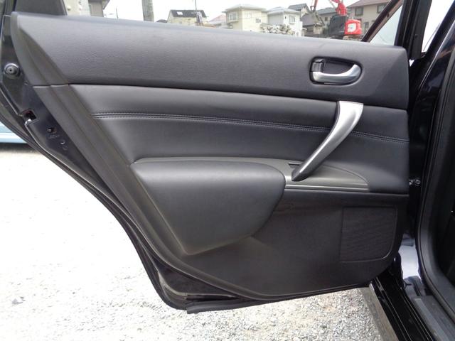 ティアナ ２５０ＸＬ　スポーティセレクション　レザーシート　インパル１９インチアルミホイール　フルセグナビ　ＥＴＣ　Ｂｌｕｅｔｏｏｔｈオーディオ　フロントカメラ　バックカメラ　サイドカメラ　パワーシート　オットマン　ゴールドエンブレム（74枚目）