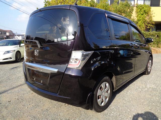 フリード 　ＧＨ　ワンオーナー　禁煙車　ワンセグナビ　バックカメラ　左側自動スライドドア　ＥＴＣ　ＨＩＤ　６人乗り　オートエアコン　オートライト　スマートキー　ＣＤ／ＤＶＤ（10枚目）