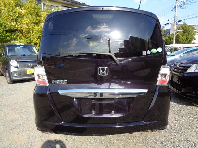 フリード 　ＧＨ　ワンオーナー　禁煙車　ワンセグナビ　バックカメラ　左側自動スライドドア　ＥＴＣ　ＨＩＤ　６人乗り　オートエアコン　オートライト　スマートキー　ＣＤ／ＤＶＤ（11枚目）