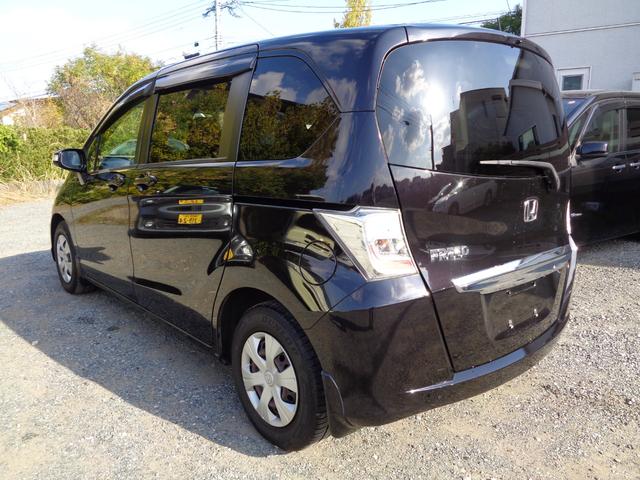 フリード 　ＧＨ　ワンオーナー　禁煙車　ワンセグナビ　バックカメラ　左側自動スライドドア　ＥＴＣ　ＨＩＤ　６人乗り　オートエアコン　オートライト　スマートキー　ＣＤ／ＤＶＤ（12枚目）