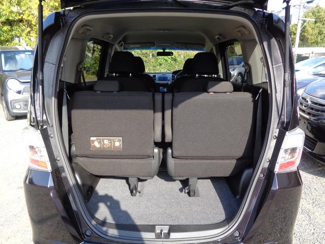 フリード 　ＧＨ　ワンオーナー　禁煙車　ワンセグナビ　バックカメラ　左側自動スライドドア　ＥＴＣ　ＨＩＤ　６人乗り　オートエアコン　オートライト　スマートキー　ＣＤ／ＤＶＤ（13枚目）