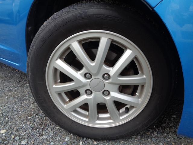 お客様から直接買い取った車を中心に販売しているため他店と比べ流通コストが異なります。そのため、他より安く回転が早く限られたスペースで販売を行っています。Ｇｏｏフリー電話：００７８−６０４８−８１２８