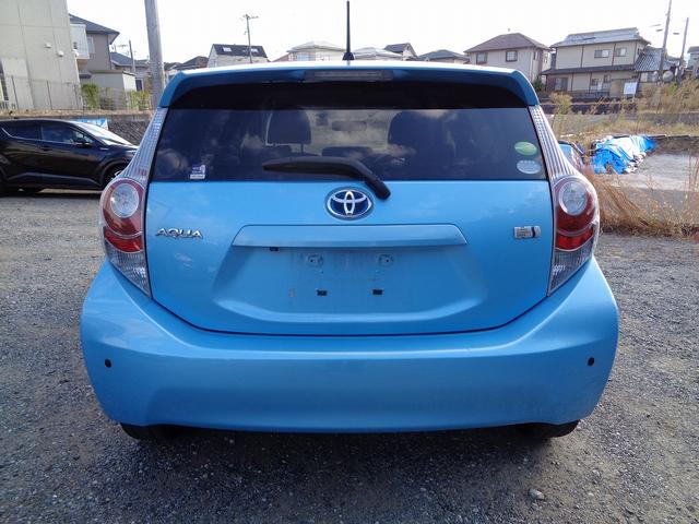 アクア Ｓ　禁煙車・シートヒーター・タイヤ２０２４年製・フルセグナビ・バックカメラ・Ｂｌｕｅｔｏｏｔｈオーディオ・スマートキー２個・ＥＴＣ・ドラレコ（6枚目）