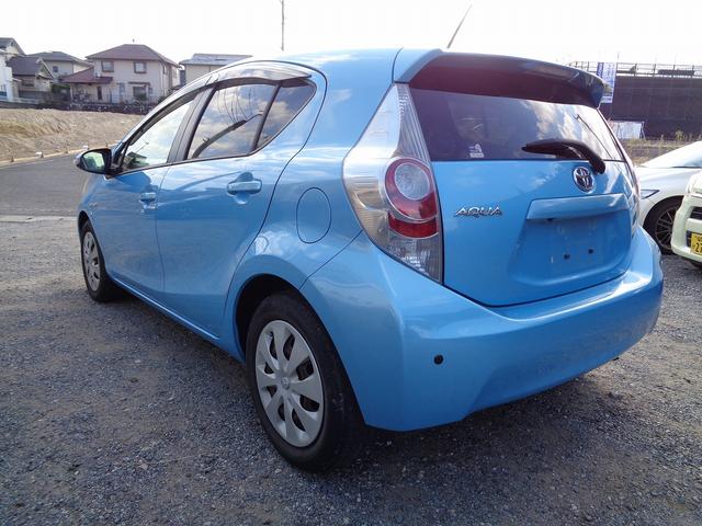 アクア Ｓ　禁煙車・シートヒーター・タイヤ２０２４年製・フルセグナビ・バックカメラ・Ｂｌｕｅｔｏｏｔｈオーディオ・スマートキー２個・ＥＴＣ・ドラレコ（7枚目）