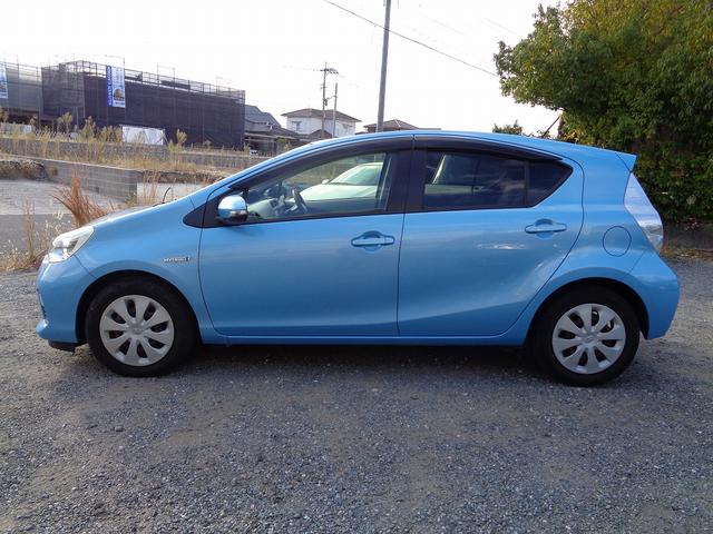 アクア Ｓ　禁煙車・シートヒーター・タイヤ２０２４年製・フルセグナビ・バックカメラ・Ｂｌｕｅｔｏｏｔｈオーディオ・スマートキー２個・ＥＴＣ・ドラレコ（8枚目）