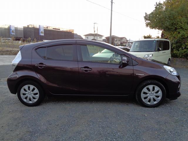 アクア Ｇ　ワンオーナー・禁煙車・フルセグナビ・ＤＶＤ再生・ＥＴＣ・スマートキー・ドライブレコーダー前後・アームレスト・オートライト（4枚目）