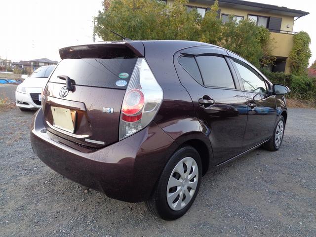 アクア Ｇ　ワンオーナー・禁煙車・フルセグナビ・ＤＶＤ再生・ＥＴＣ・スマートキー・ドライブレコーダー前後・アームレスト・オートライト（5枚目）