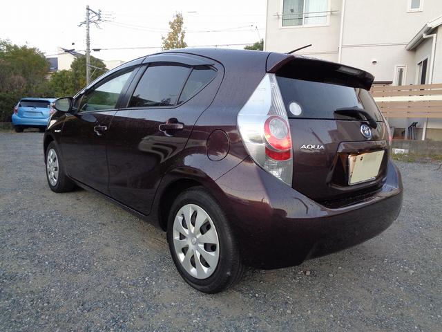 アクア Ｇ　ワンオーナー・禁煙車・フルセグナビ・ＤＶＤ再生・ＥＴＣ・スマートキー・ドライブレコーダー前後・アームレスト・オートライト（7枚目）