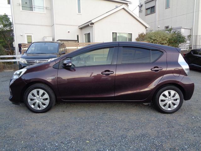 アクア Ｇ　ワンオーナー・禁煙車・フルセグナビ・ＤＶＤ再生・ＥＴＣ・スマートキー・ドライブレコーダー前後・アームレスト・オートライト（8枚目）