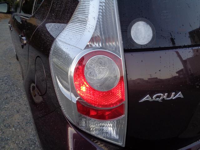 アクア Ｇ　ワンオーナー・禁煙車・フルセグナビ・ＤＶＤ再生・ＥＴＣ・スマートキー・ドライブレコーダー前後・アームレスト・オートライト（14枚目）