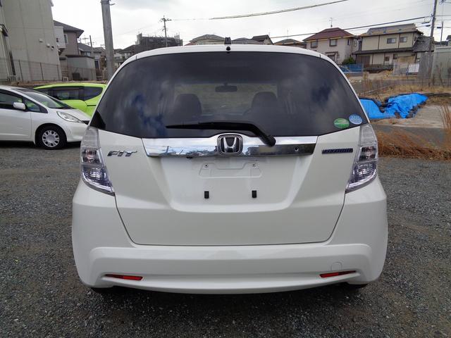 フィットハイブリッド スマートセレクション ワンセグナビ・バックカメラ・DVD視聴・スマートキー・HID・オートライト・オートクルーズコントロール(6枚目)
