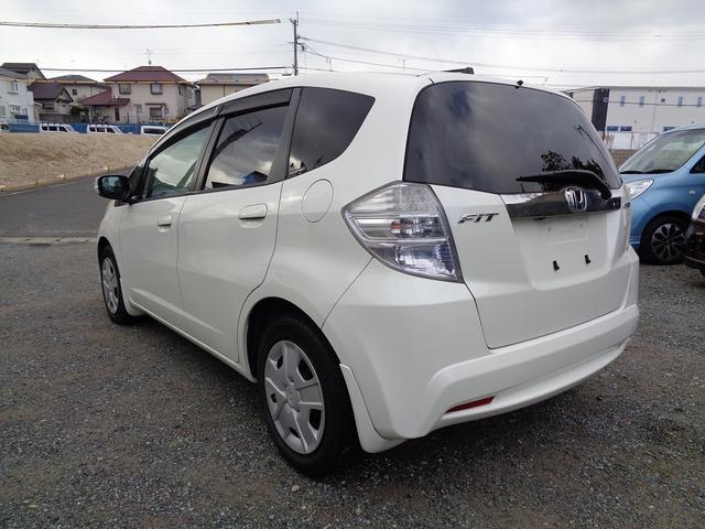 フィットハイブリッド スマートセレクション ワンセグナビ・バックカメラ・DVD視聴・スマートキー・HID・オートライト・オートクルーズコントロール(7枚目)