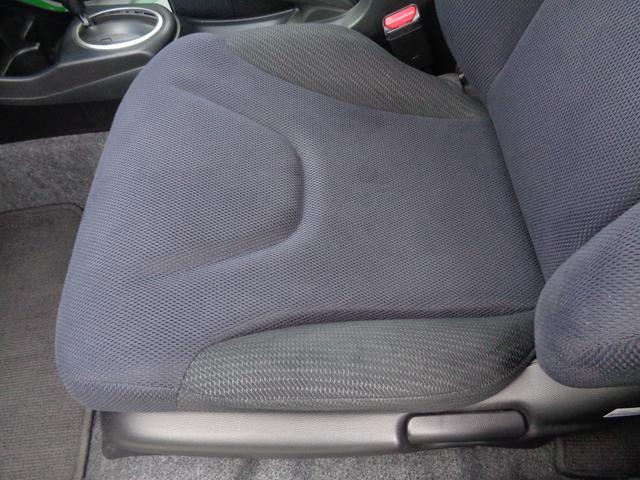 フィットハイブリッド スマートセレクション ワンセグナビ・バックカメラ・DVD視聴・スマートキー・HID・オートライト・オートクルーズコントロール(25枚目)