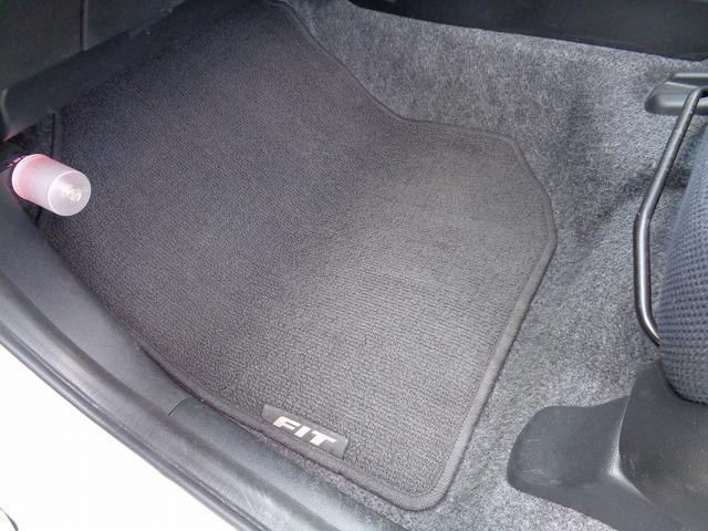 フィットハイブリッド スマートセレクション ワンセグナビ・バックカメラ・DVD視聴・スマートキー・HID・オートライト・オートクルーズコントロール(26枚目)